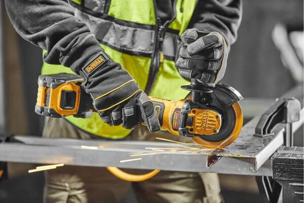 Аккумуляторная угловая шлифовальная машина DeWalt DCG409VSNT-XJ