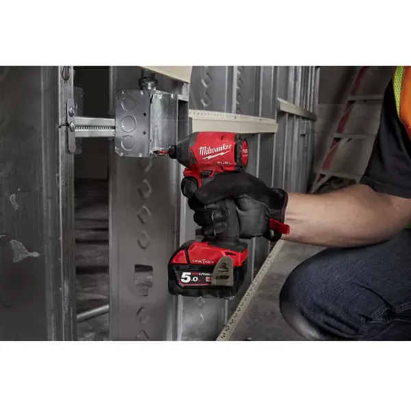 Аккумуляторный шуруповерт Milwaukee M18 ONEID2-502X Fuel One-key 4933464091