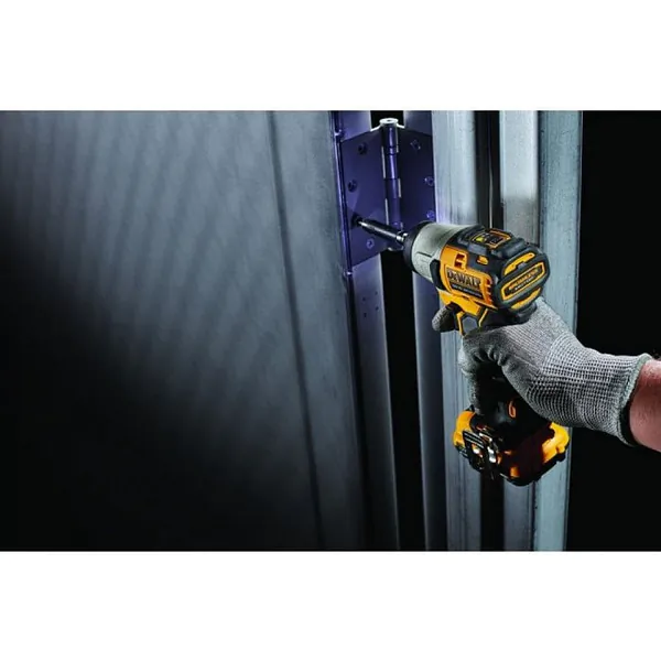 Аккумуляторный шуруповерт DeWalt DCF801D2-QW