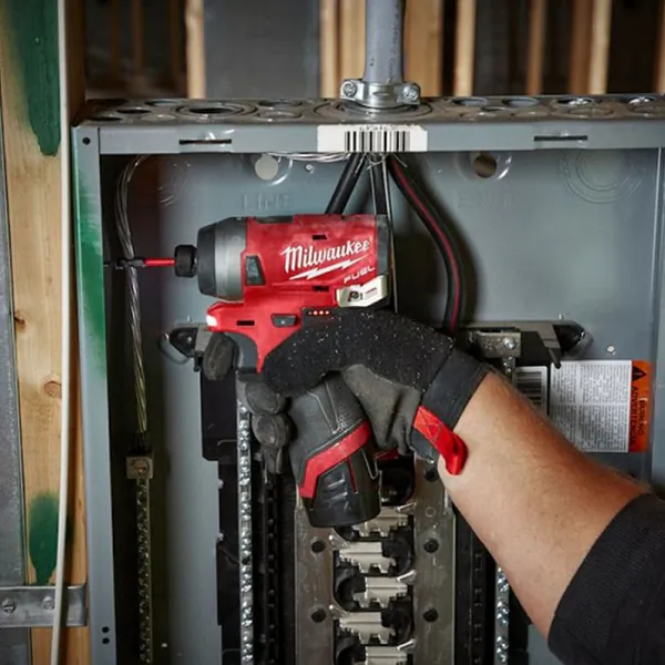 Аккумуляторный шуруповерт Milwaukee M12 FID-0 FUEL 4933459822