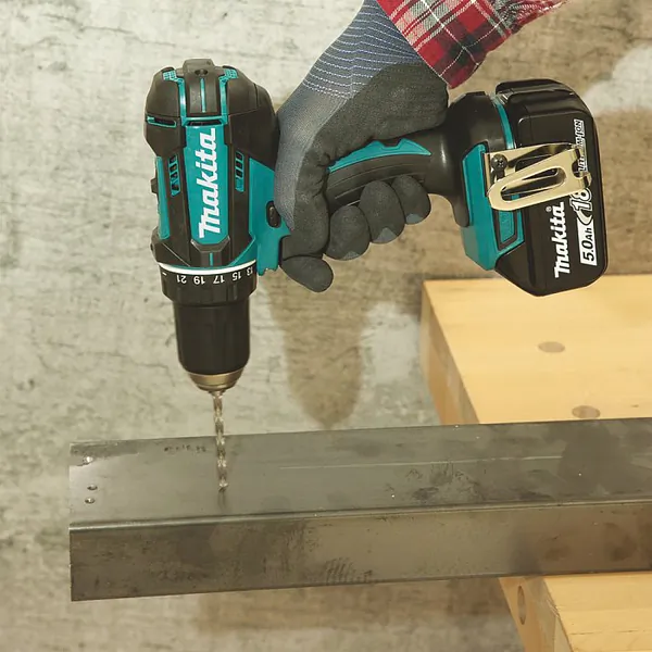 Аккумуляторная дрель-шуруповерт Makita DDF482Z