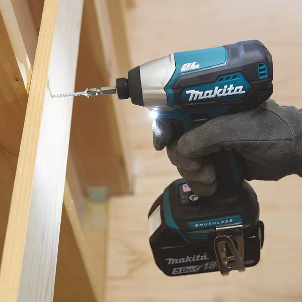 Аккумуляторный шуруповерт Makita DTD155Z