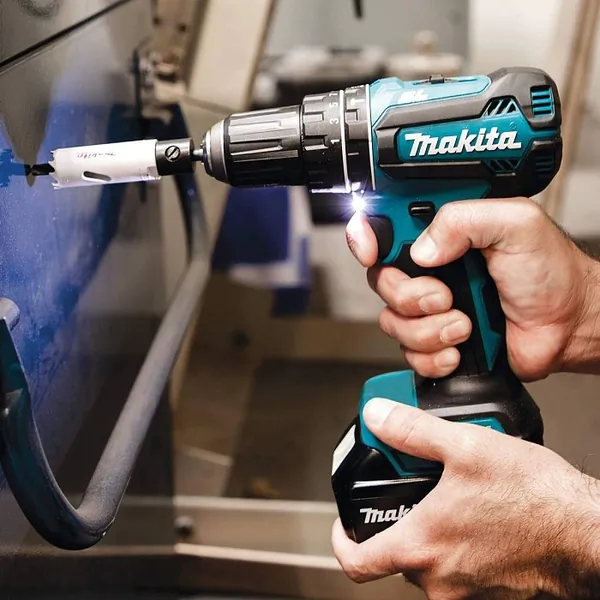 Аккумуляторная дрель-шуруповерт Makita DDF485RFJ