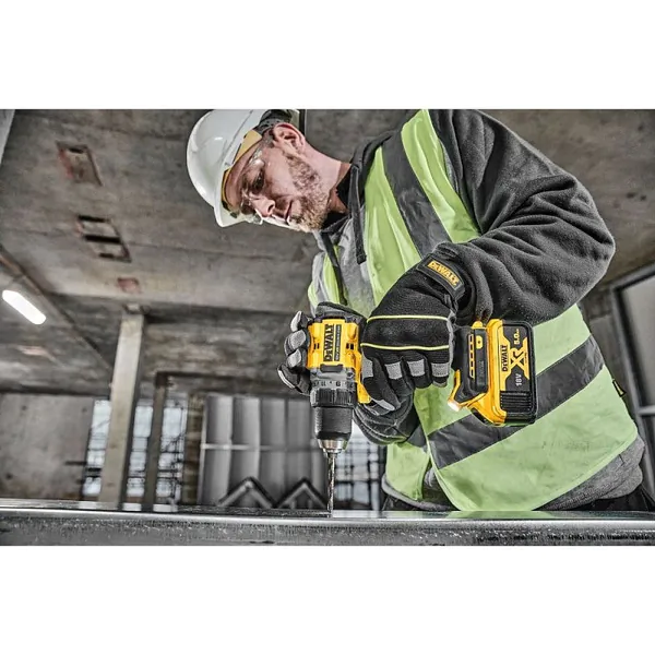 Аккумуляторная дрель-шуруповерт DeWalt DCD800P2T-QW