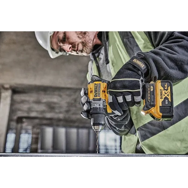 Аккумуляторная дрель-шуруповерт DeWalt DCD800P2T-QW