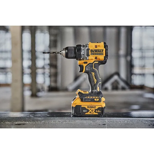 Аккумуляторная дрель-шуруповерт DeWalt DCD800P2T-QW