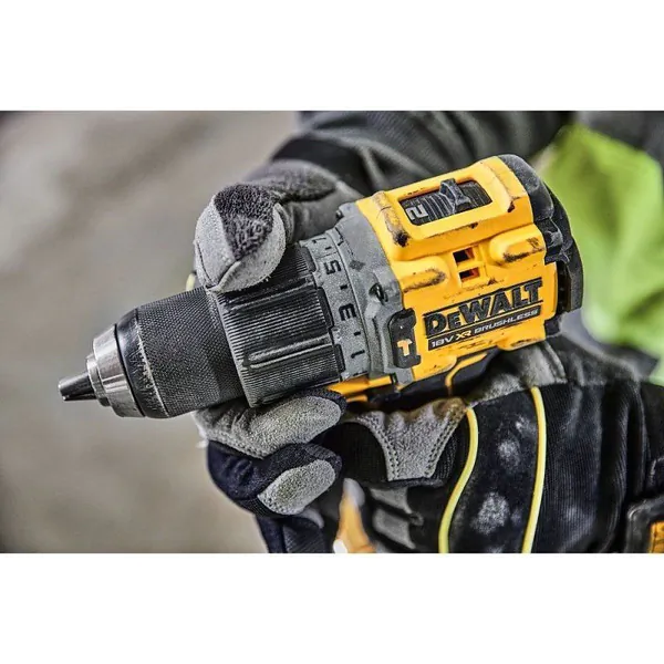 Аккумуляторная дрель-шуруповерт DeWalt DCD805E1T-QW