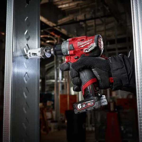 Аккумуляторная дрель-шуруповерт Milwaukee M12 FPD-202X 4933459802