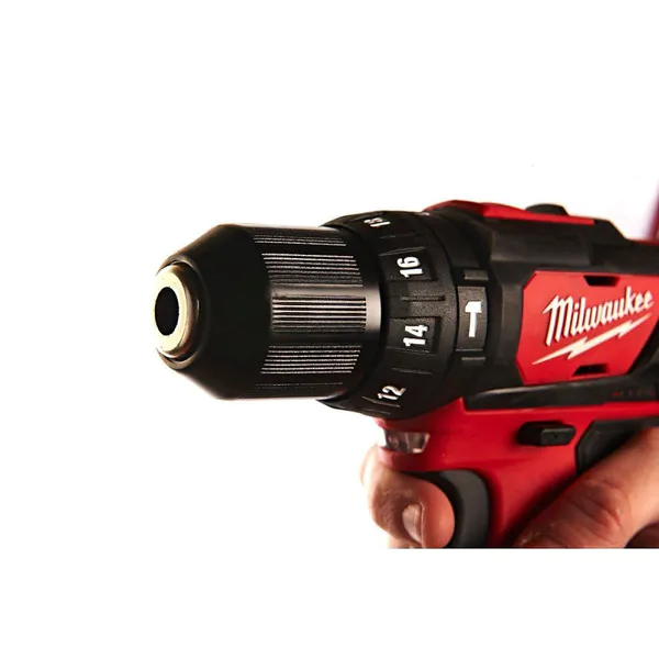 Аккумуляторная дрель-шуруповерт Milwaukee M12 BPD-202C 4933441940