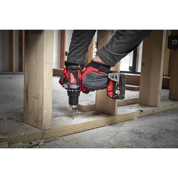 Аккумуляторная дрель-шуруповерт Milwaukee M18 BLDD2-502X 4933464515