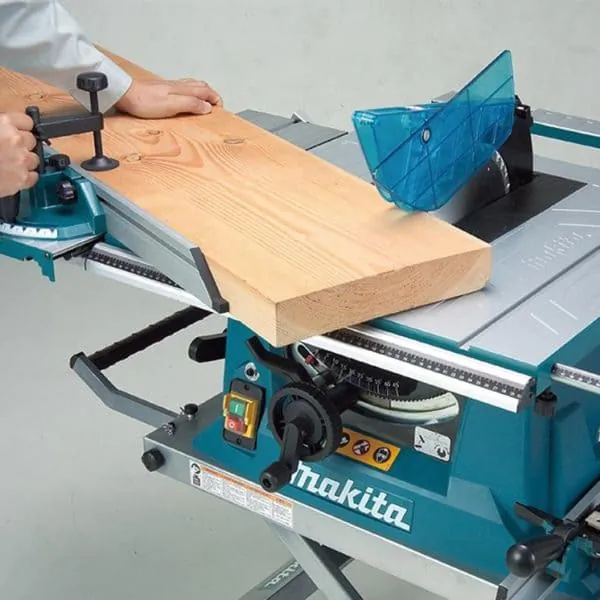 Пила настольная Makita MLT 100 N