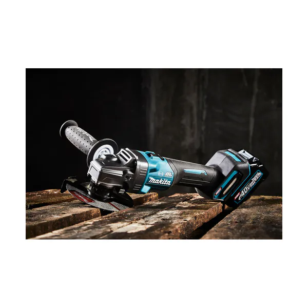 Аккумуляторная угловая шлифовальная машина Makita GA005GM201