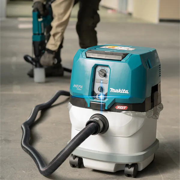 Аккумуляторный пылесос Makita VC004GLZ01 XGT BL 2x40В