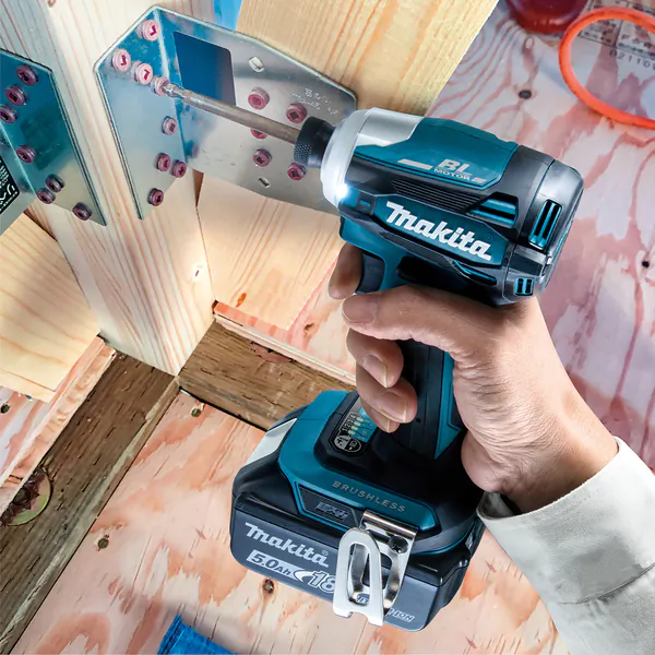 Аккумуляторный шуруповерт Makita DTD172Z