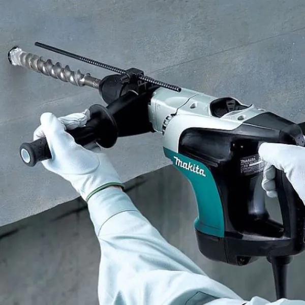 Перфоратор Makita HR4002