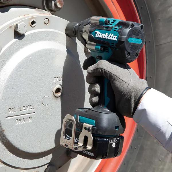 Аккумуляторный гайковерт Makita DTW701RTJ