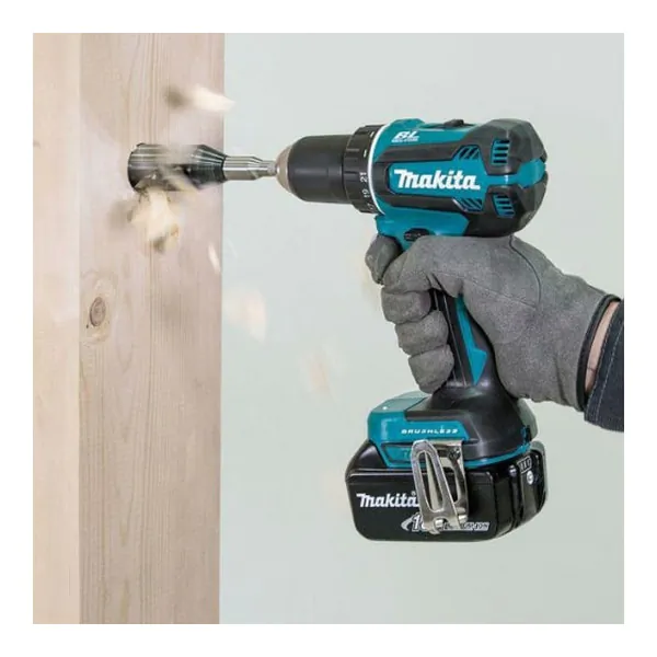 Набор аккумуляторного инструмента Makita (DTD152Z + DDF485Z + BL1830B + DC18RC)