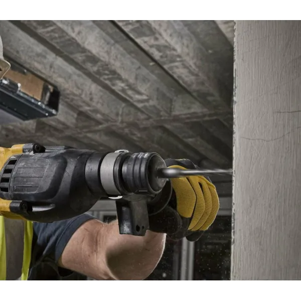 Аккумуляторный перфоратор DeWalt DCH133M1