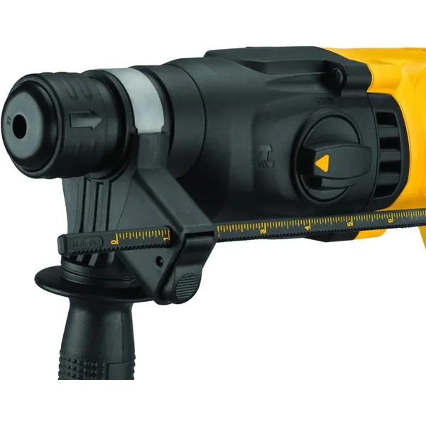 Аккумуляторный перфоратор DeWalt DCH133M1