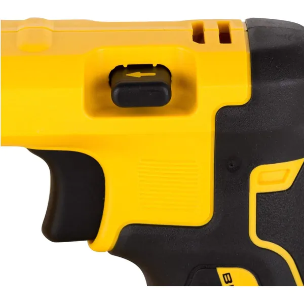 Аккумуляторный перфоратор DeWalt DCH133M1