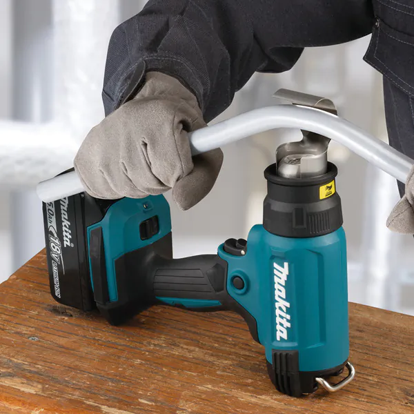 Аккумуляторный фен Makita DHG181ZK