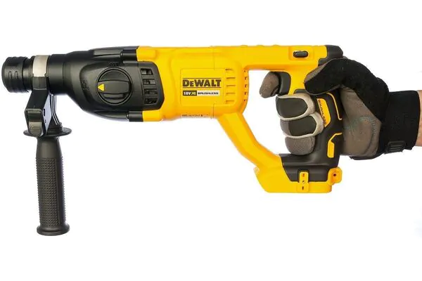 Аккумуляторный перфоратор DeWalt DCH133N-XJ