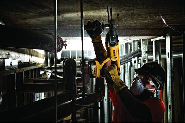 Аккумуляторный перфоратор DeWalt DCH133N-XJ