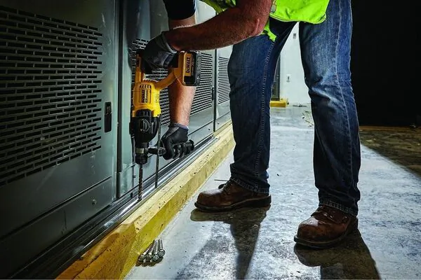 Аккумуляторный перфоратор DeWalt DCH133N-XJ