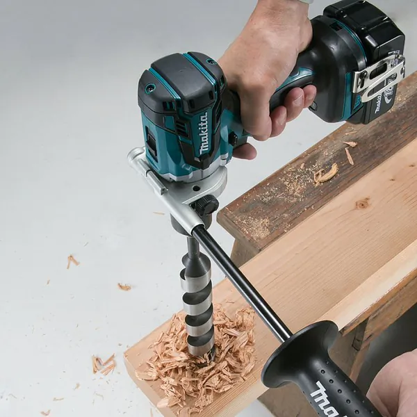 Аккумуляторная дрель-шуруповерт Makita DDF481RTE + бур для льда P-81072