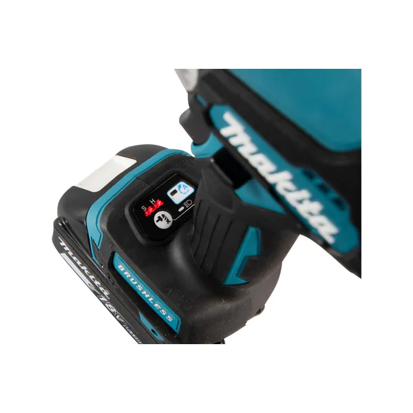 Аккумуляторный шуруповерт Makita DTD157Z