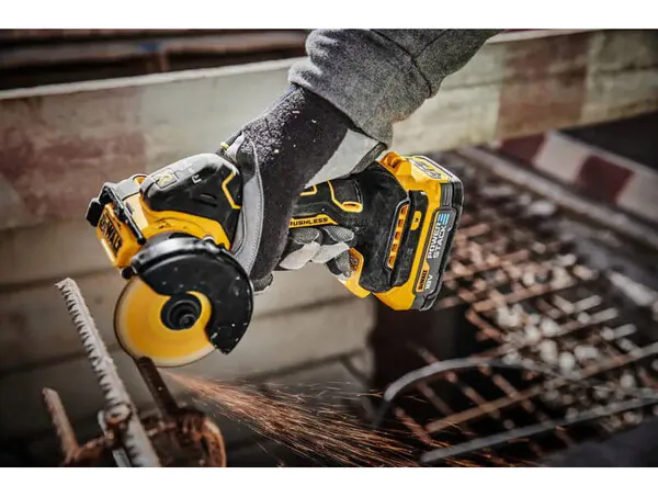 Аккумуляторная угловая шлифовальная машина DeWalt DCS438N