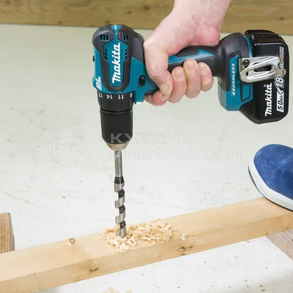 Аккумуляторная дрель-шуруповерт Makita DDF483RFE