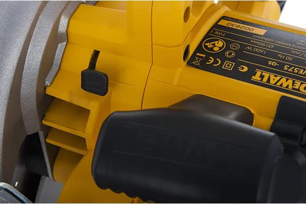 Пила дисковая DeWalt DWE575K-QS