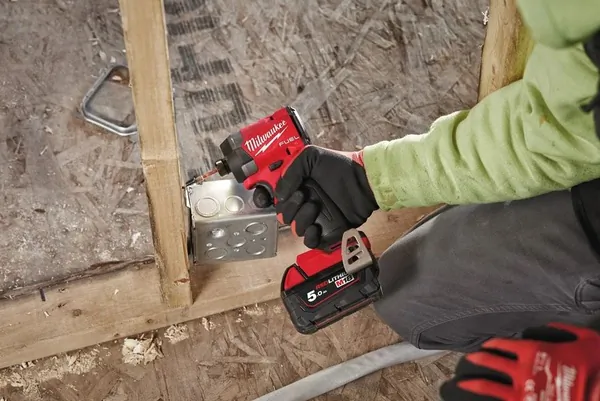 Аккумуляторный шуруповерт Milwaukee M18 FID3-502X 4933479865