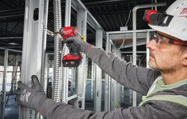 Аккумуляторный шуруповерт Milwaukee M18 FID3-502X 4933479865