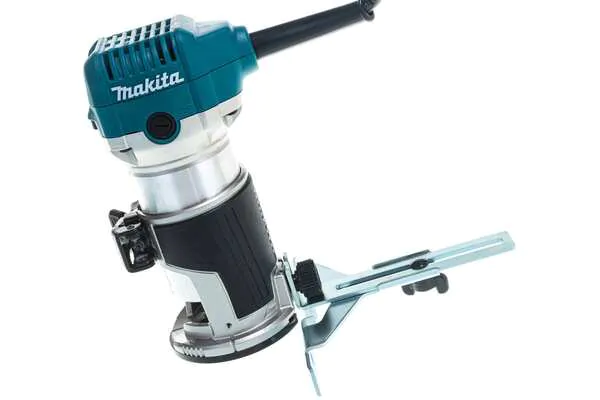 Фрезер Makita RT0700C