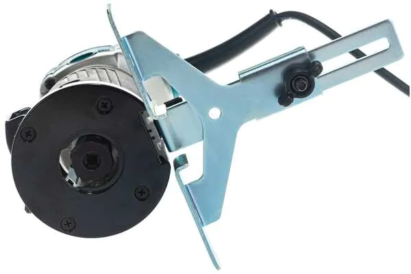 Фрезер Makita RT0700C