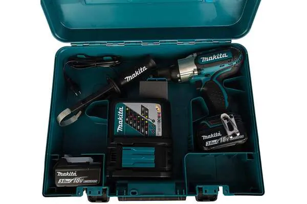 Аккумуляторная дрель-шуруповерт Makita DDF451RFE