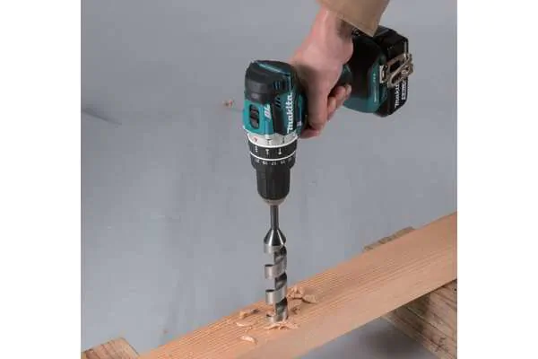 Аккумуляторная дрель-шуруповерт Makita DHP484Z