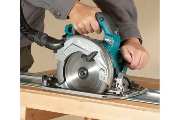 Аккумуляторная дисковая пила Makita HS004GZ01 XGT