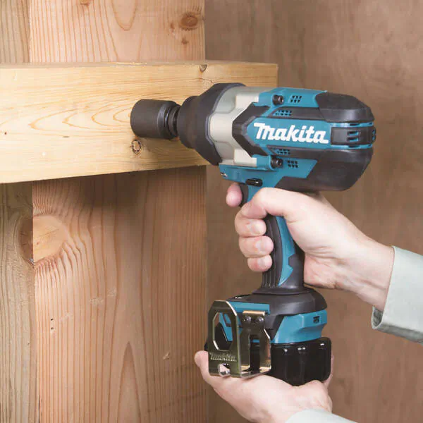 Аккумуляторный гайковерт Makita DTW1002Z