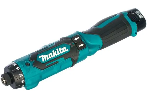 Аккумуляторная отвертка Makita DF012DSE