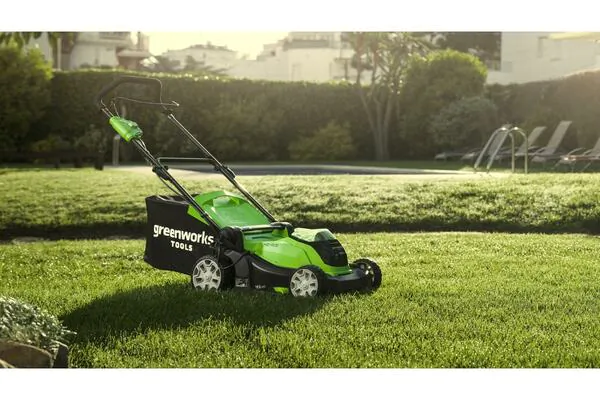 Аккумуляторная газонокосилка GreenWorks G40LM41K4 2504707VB