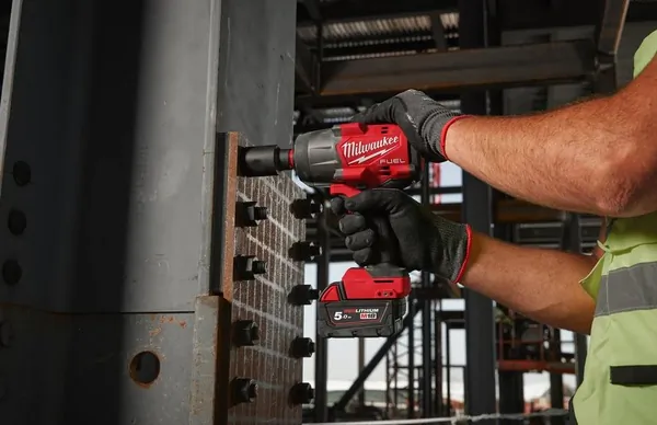 Аккумуляторная дрель-шуруповерт Milwaukee M18 FHIW2F12-502X 4933492783