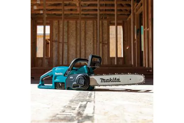 Аккумуляторная пила цепная Makita DUC357Z