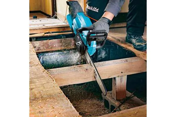 Аккумуляторная пила цепная Makita DUC357Z