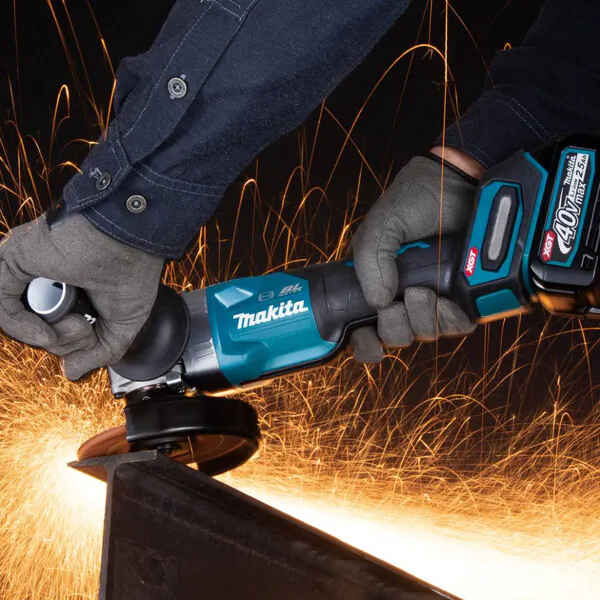 Аккумуляторная угловая шлифовальная машина Makita GA050GZ XGT