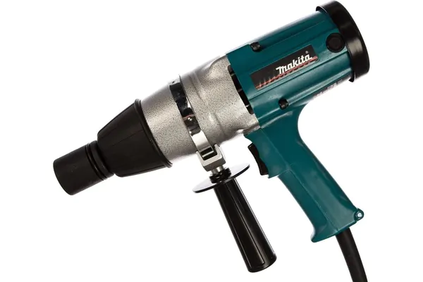 Гайковерт Makita 6906