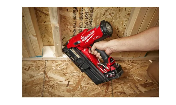 Аккумуляторный гвоздезабиватель Milwaukee M18 FFN-0C 4933471406