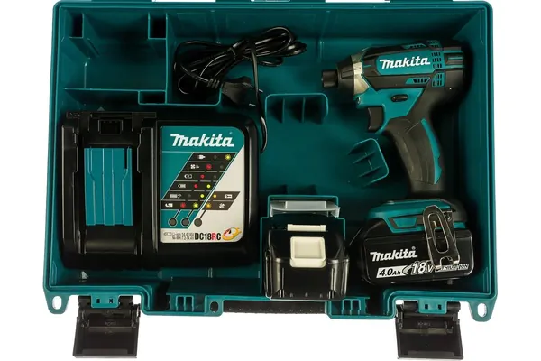 Аккумуляторный шуруповерт Makita DTD152RME